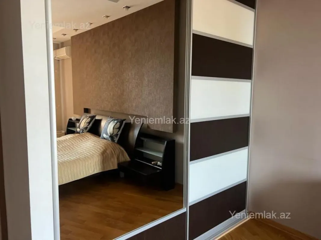 Satılır 5 otaqlı yeni tikili 245 m²