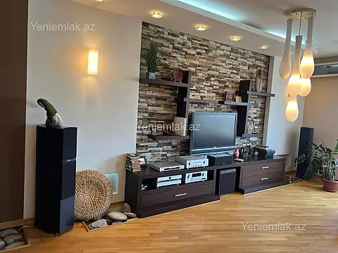 Satılır 5 otaqlı yeni tikili 245 m²