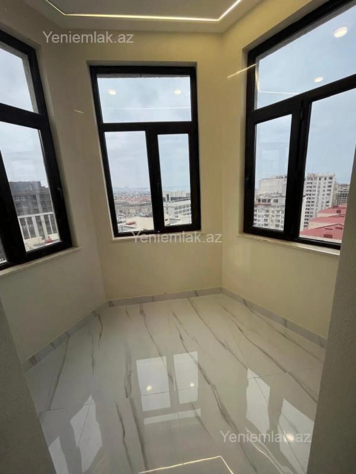 Satılır 2 otaqlı yeni tikili 70 m²