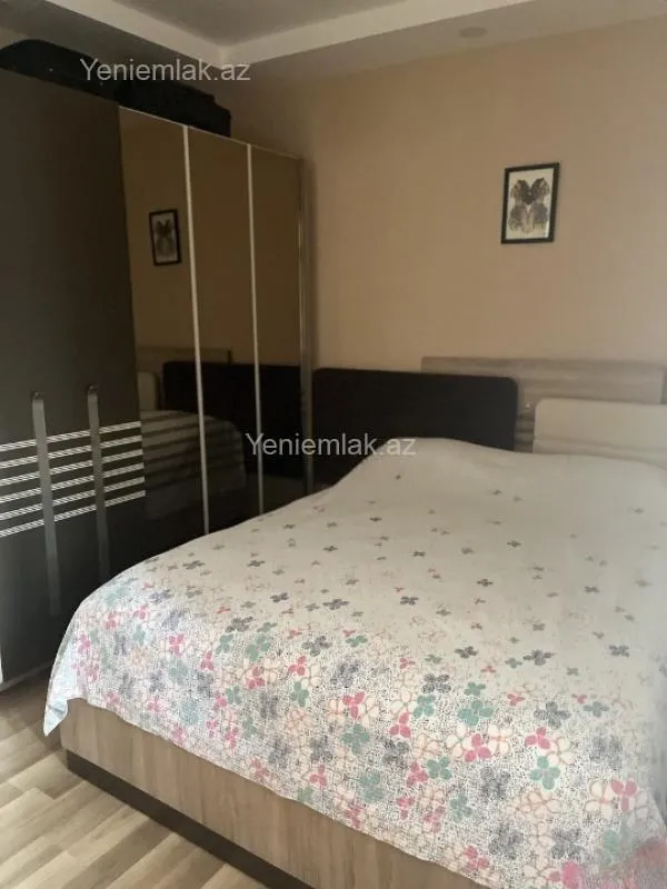 Satılır 2 otaqlı köhnə tikili 65 m²