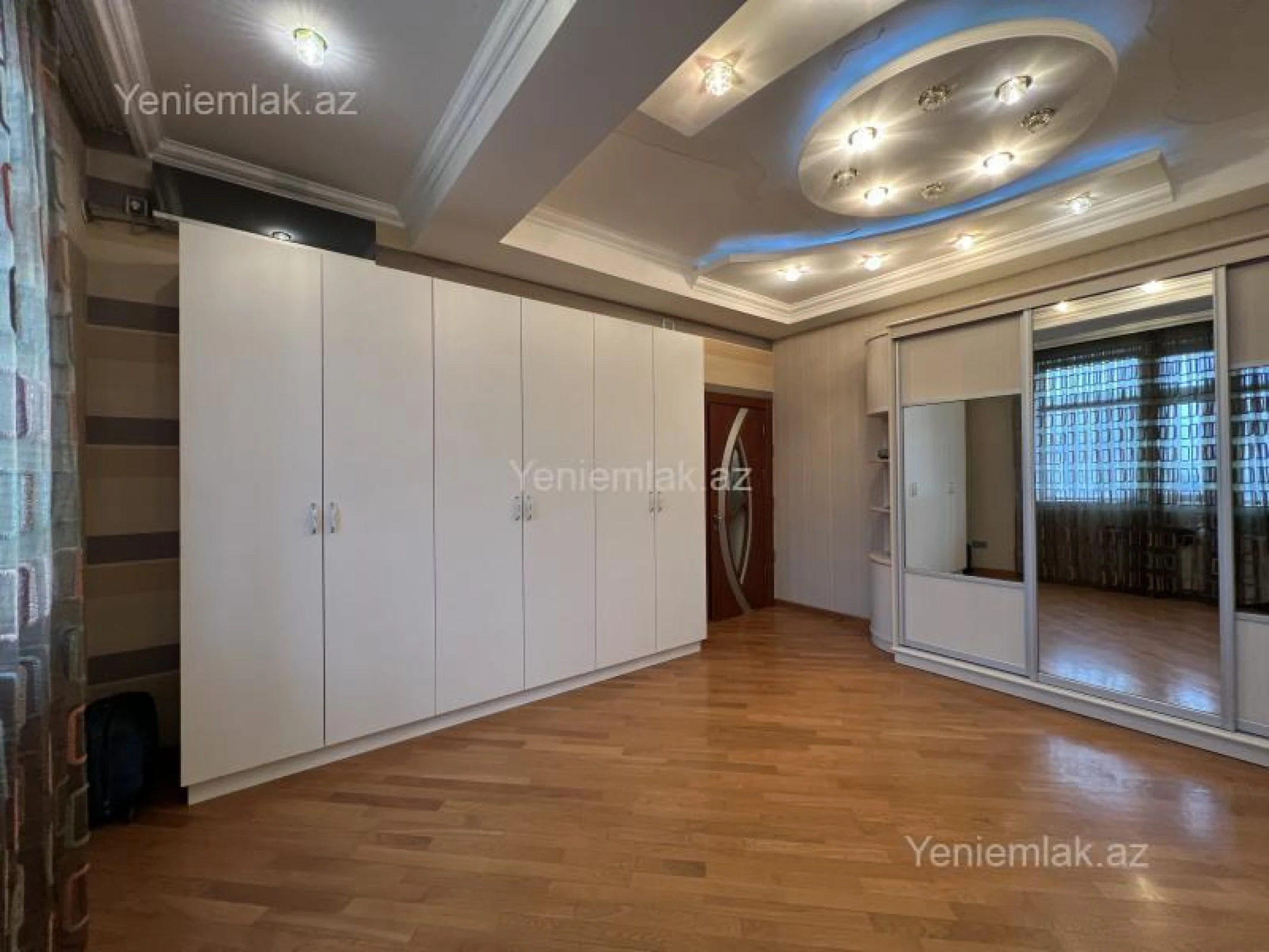 Satılır 4 otaqlı yeni tikili 223 m²
