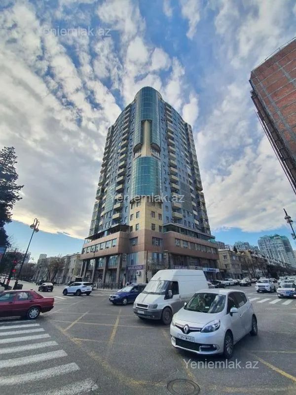 Satılır 4 otaqlı yeni tikili 223 m²