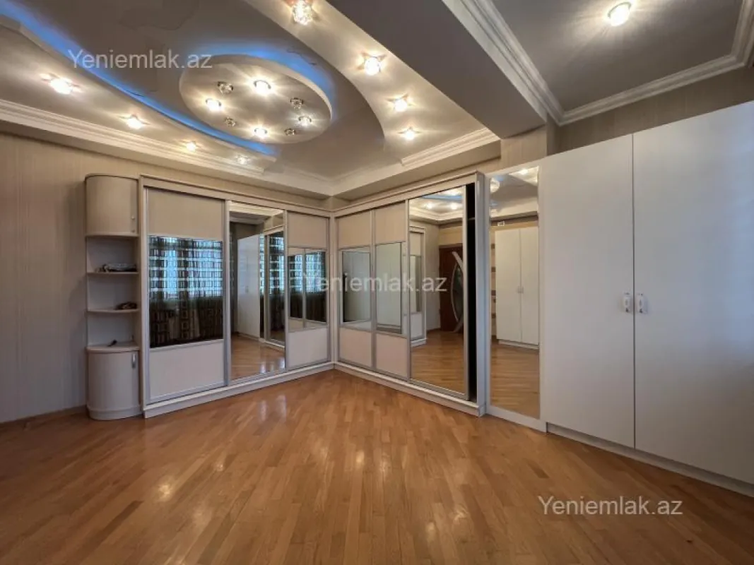 Satılır 4 otaqlı yeni tikili 223 m²