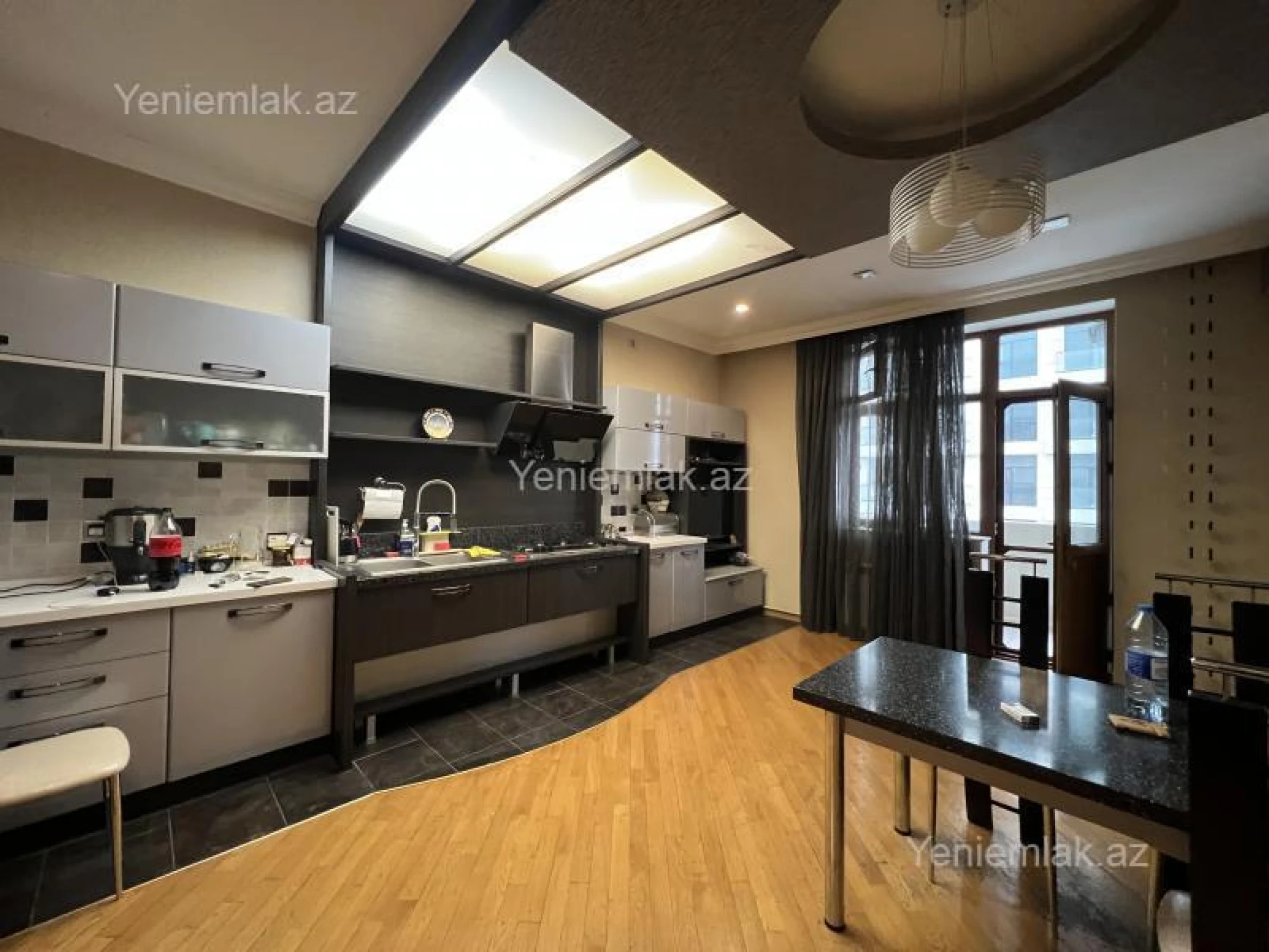 Satılır 4 otaqlı yeni tikili 223 m²