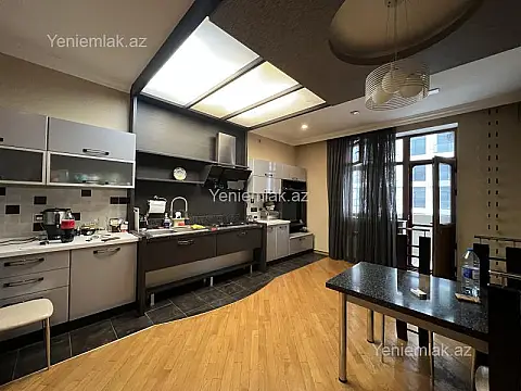 Satılır 4 otaqlı yeni tikili 223 m²