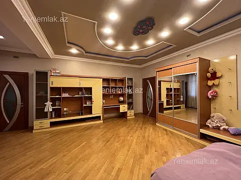 Satılır 4 otaqlı yeni tikili 223 m²
