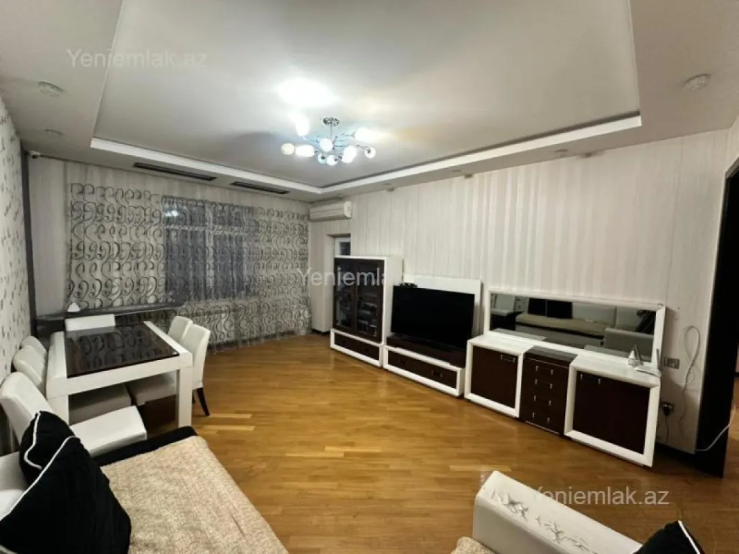 Satılır 3 otaqlı yeni tikili 130 m²