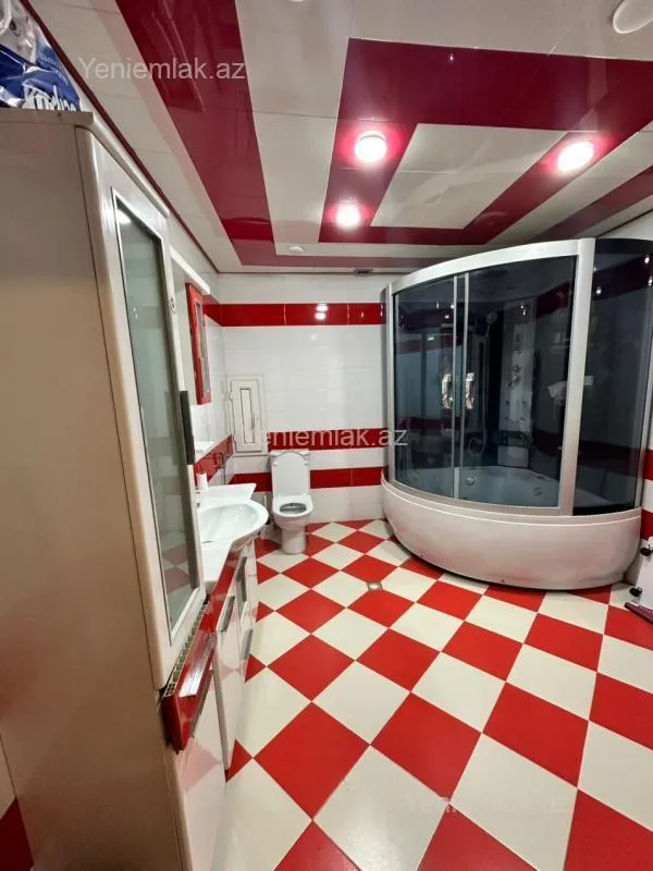 Satılır 3 otaqlı yeni tikili 130 m²