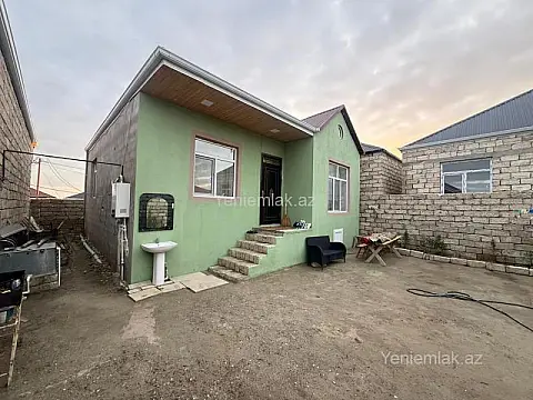 Satılır 3 otaqlı həyət evi 100 m²