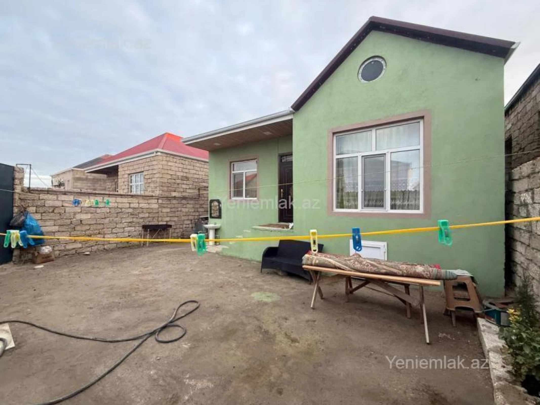 Satılır 3 otaqlı həyət evi 100 m²