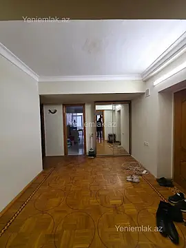 Satılır 3 otaqlı köhnə tikili 115 m²