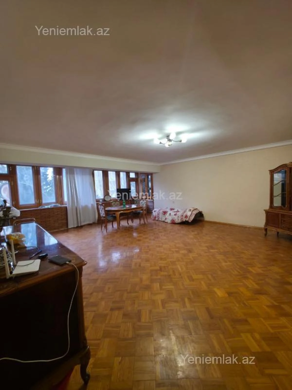 Satılır 3 otaqlı köhnə tikili 115 m²
