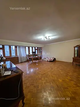 Satılır 3 otaqlı köhnə tikili 115 m²