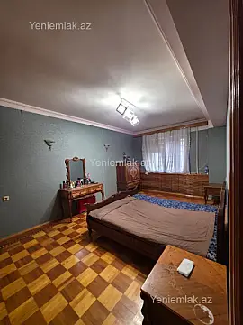 Satılır 3 otaqlı köhnə tikili 115 m²