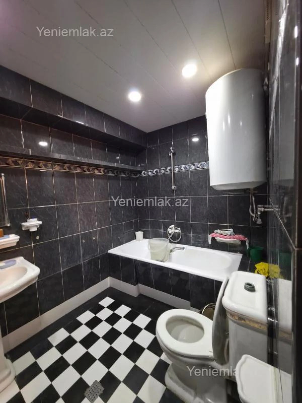 Satılır 3 otaqlı köhnə tikili 115 m²