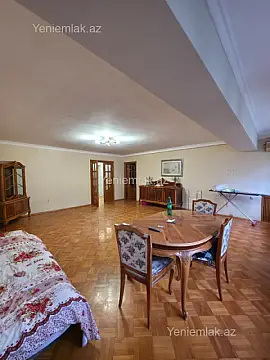 Satılır 3 otaqlı köhnə tikili 115 m²