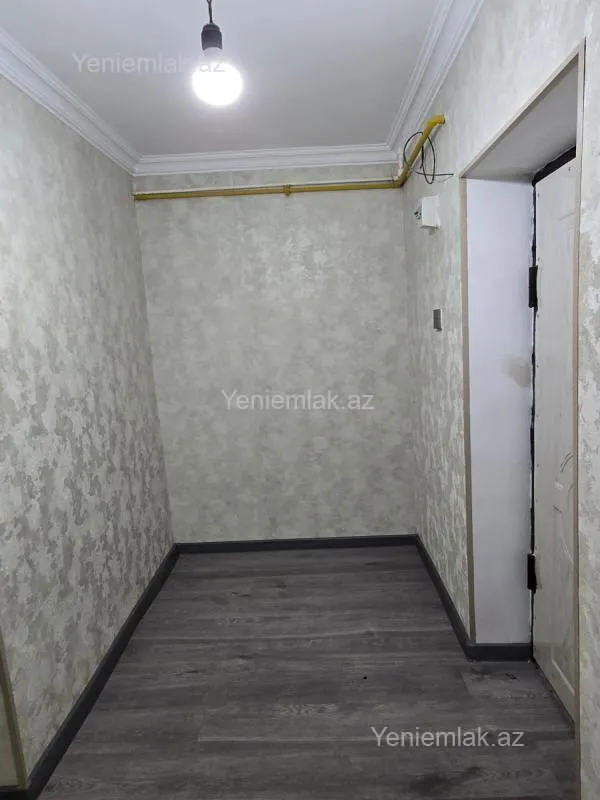 Satılır 1 otaqlı köhnə tikili 30 m²