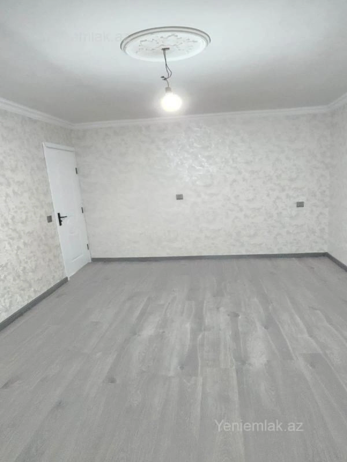 Satılır 1 otaqlı köhnə tikili 30 m²