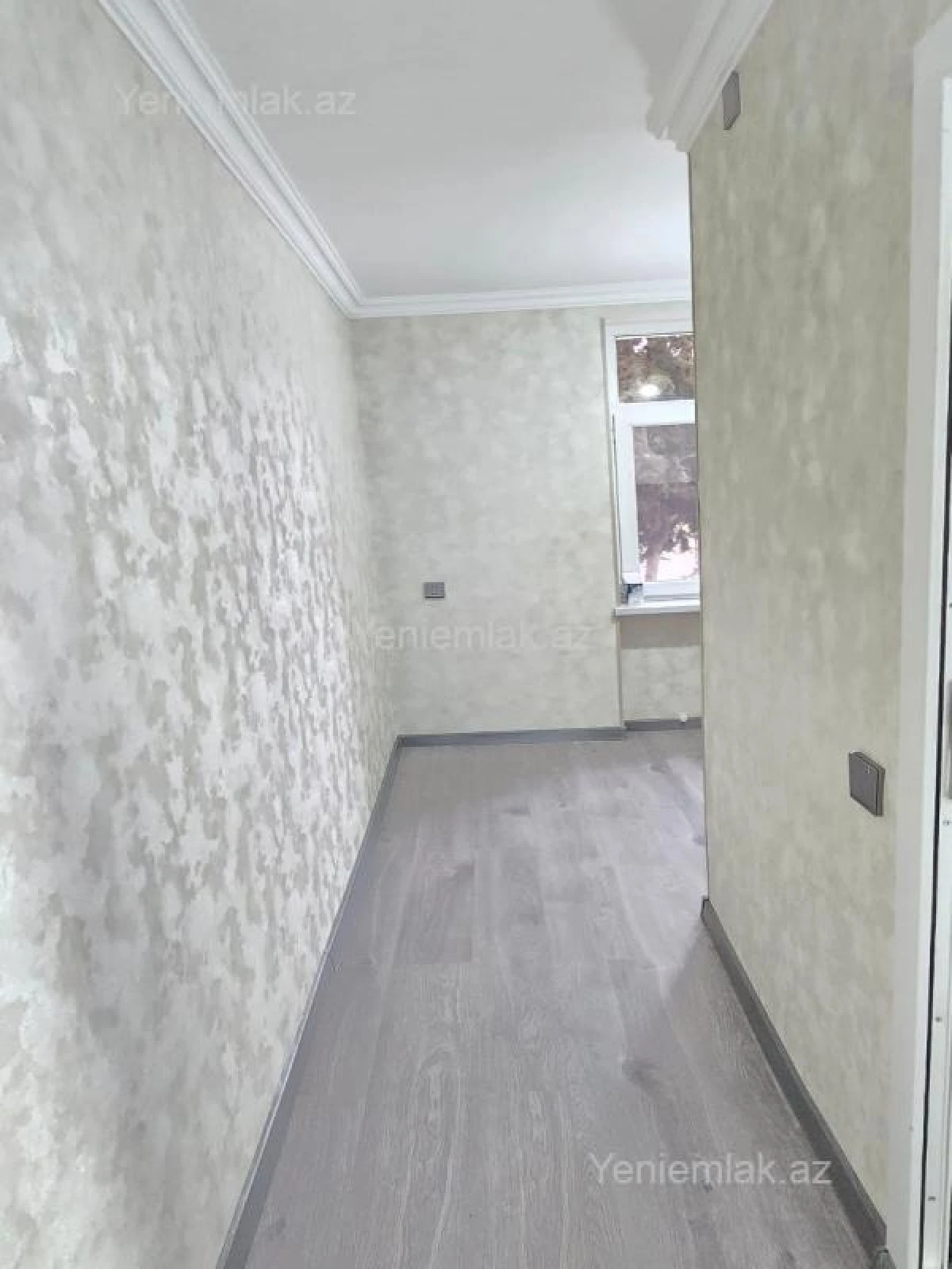 Satılır 1 otaqlı köhnə tikili 30 m²