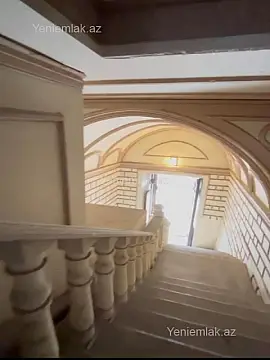 Satılır 2 otaqlı köhnə tikili 100 m²