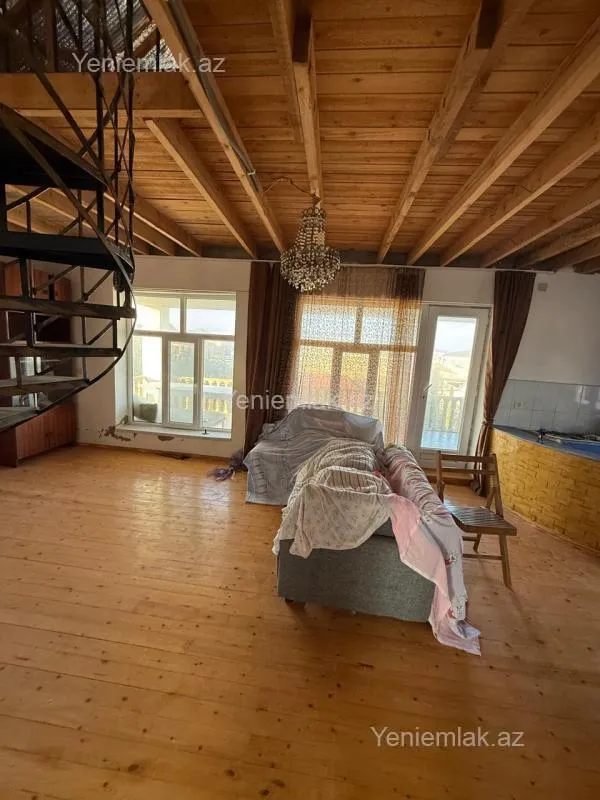 Satılır 5 otaqlı həyət evi 100 m²