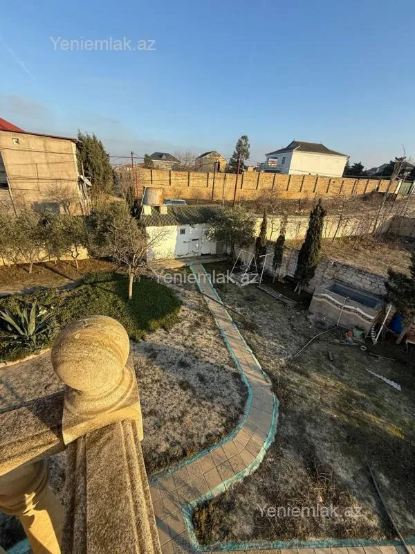 Satılır 5 otaqlı həyət evi 100 m²