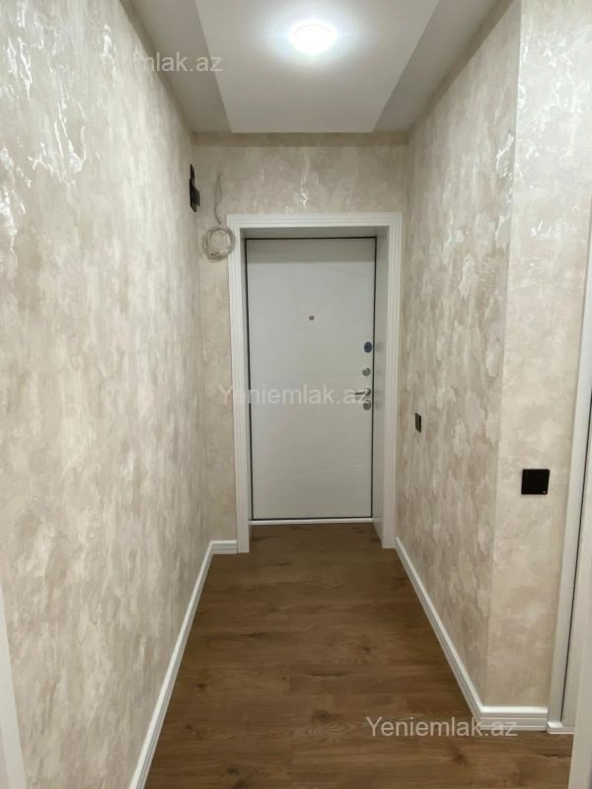 Satılır 2 otaqlı köhnə tikili 50 m²