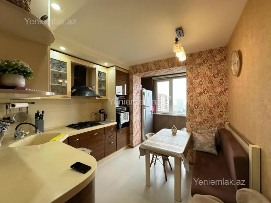 Satılır 3 otaqlı köhnə tikili 80 m²