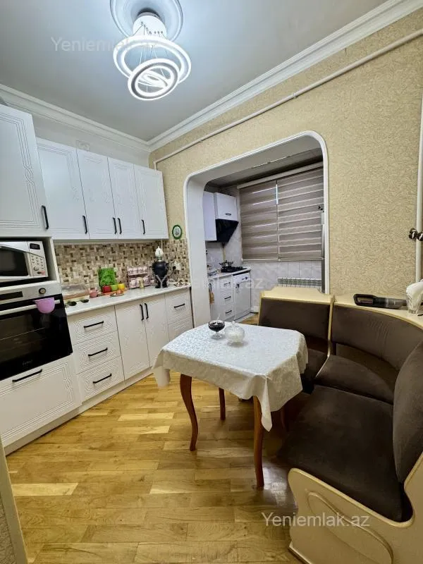 Satılır 3 otaqlı köhnə tikili 85 m²