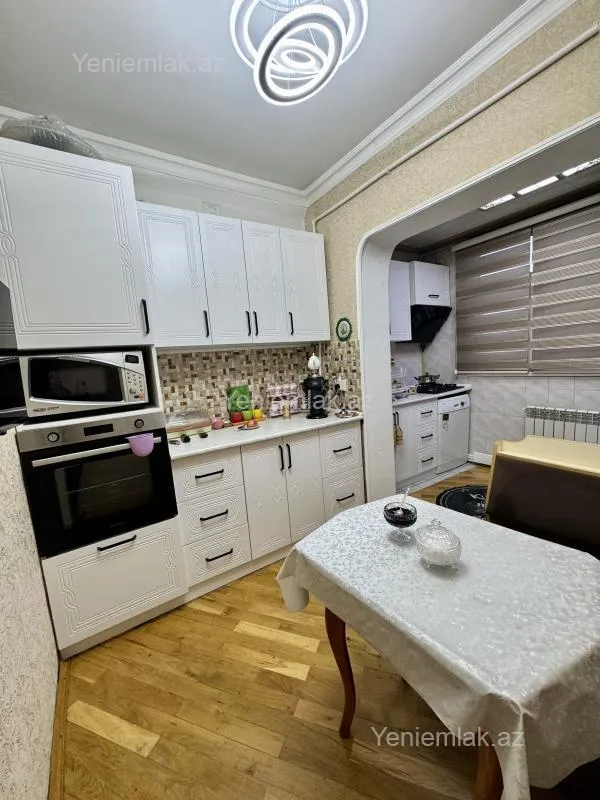 Satılır 3 otaqlı köhnə tikili 85 m²
