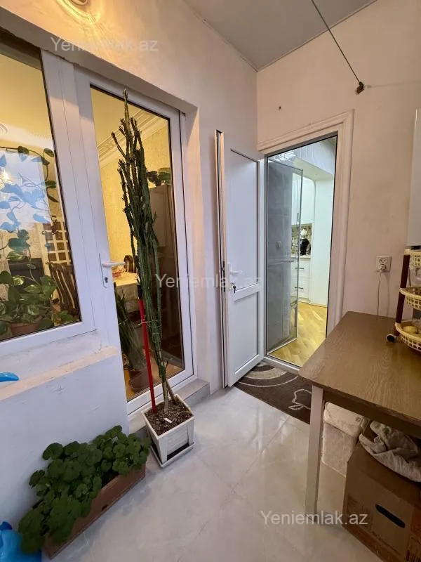 Satılır 3 otaqlı köhnə tikili 85 m²