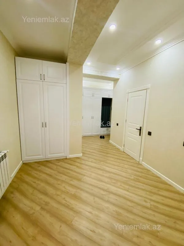 Satılır 2 otaqlı yeni tikili 130 m²