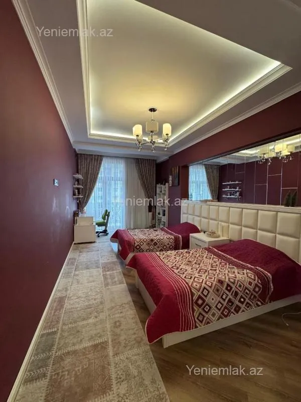 Satılır 4 otaqlı yeni tikili 180 m²