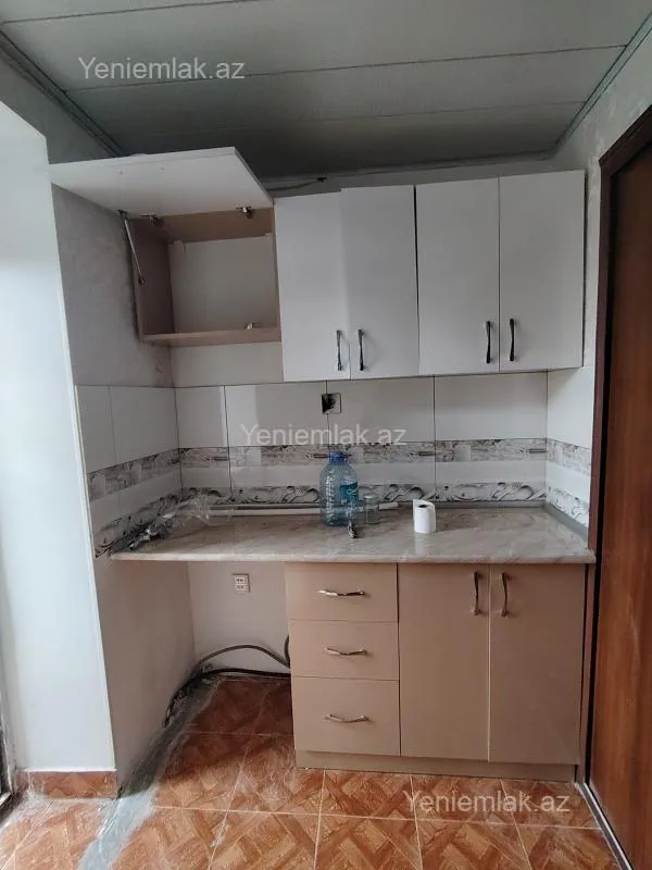 Satılır 1 otaqlı köhnə tikili 22 m²