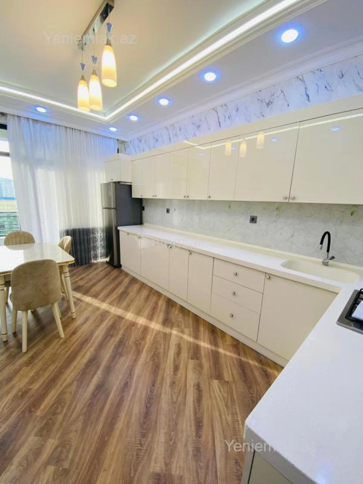 Satılır 2 otaqlı yeni tikili 100 m²