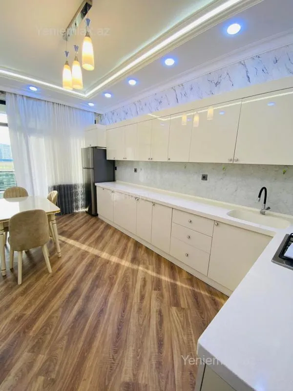 Satılır 2 otaqlı yeni tikili 100 m²