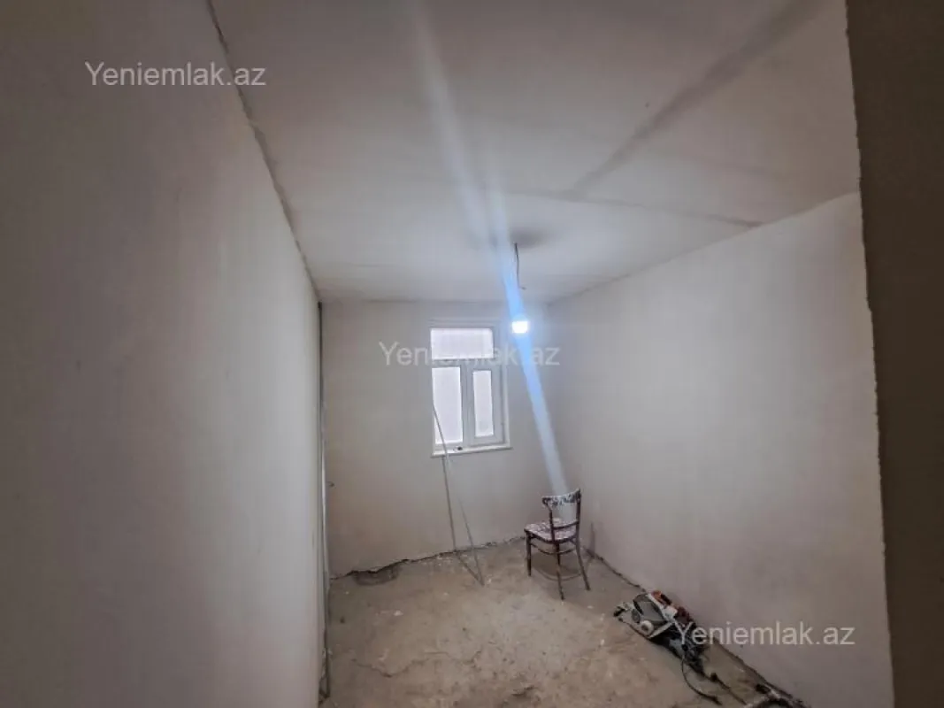 Satılır 5 otaqlı köhnə tikili 120 m²