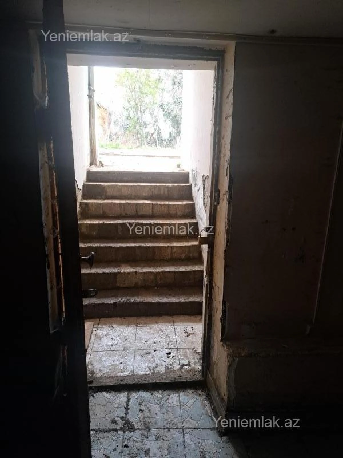 Satılır 5 otaqlı köhnə tikili 120 m²