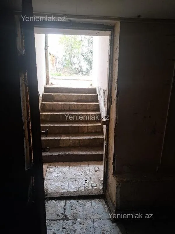 Satılır 5 otaqlı köhnə tikili 120 m²