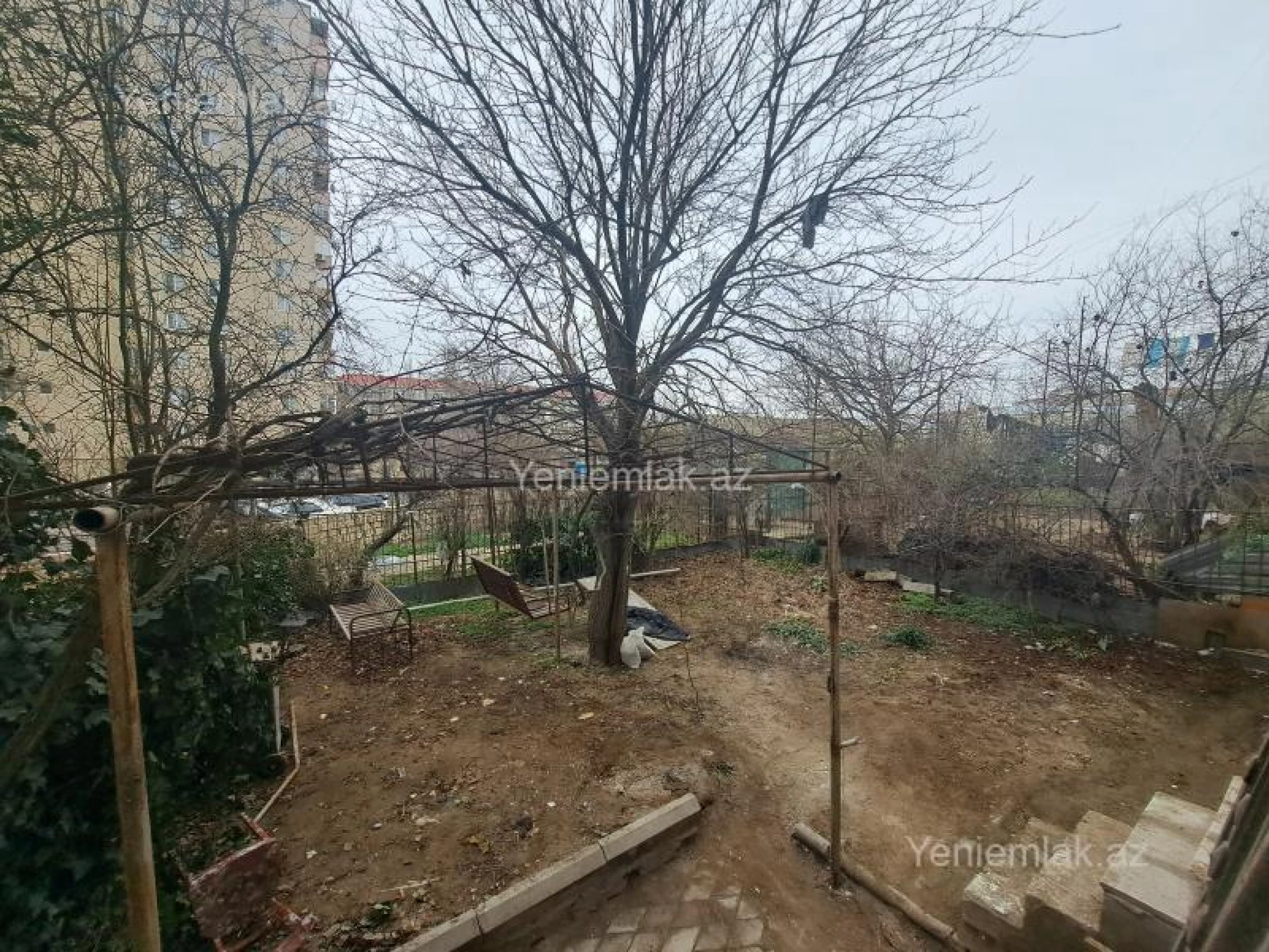 Satılır 5 otaqlı köhnə tikili 120 m²