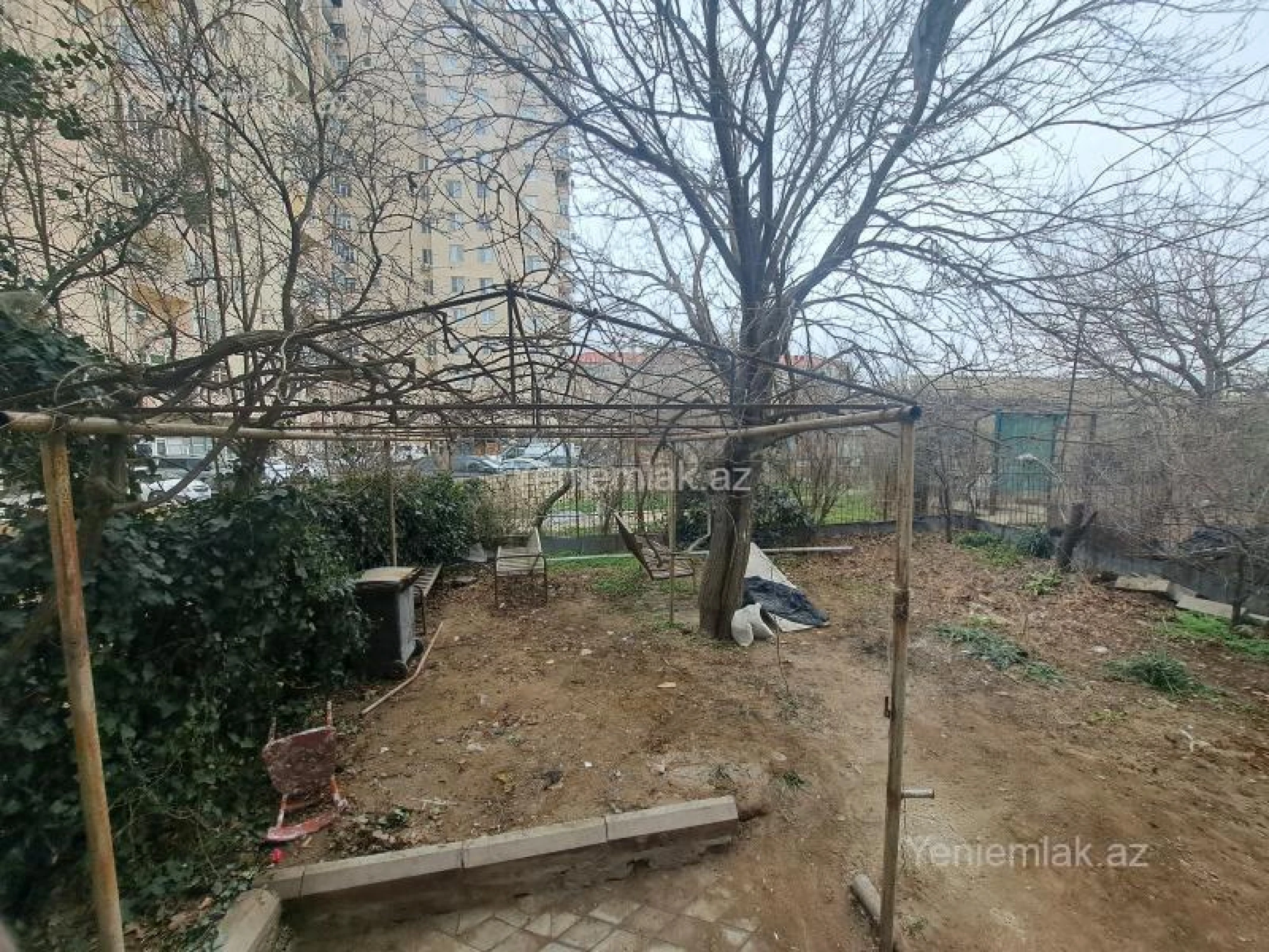 Satılır 5 otaqlı köhnə tikili 120 m²