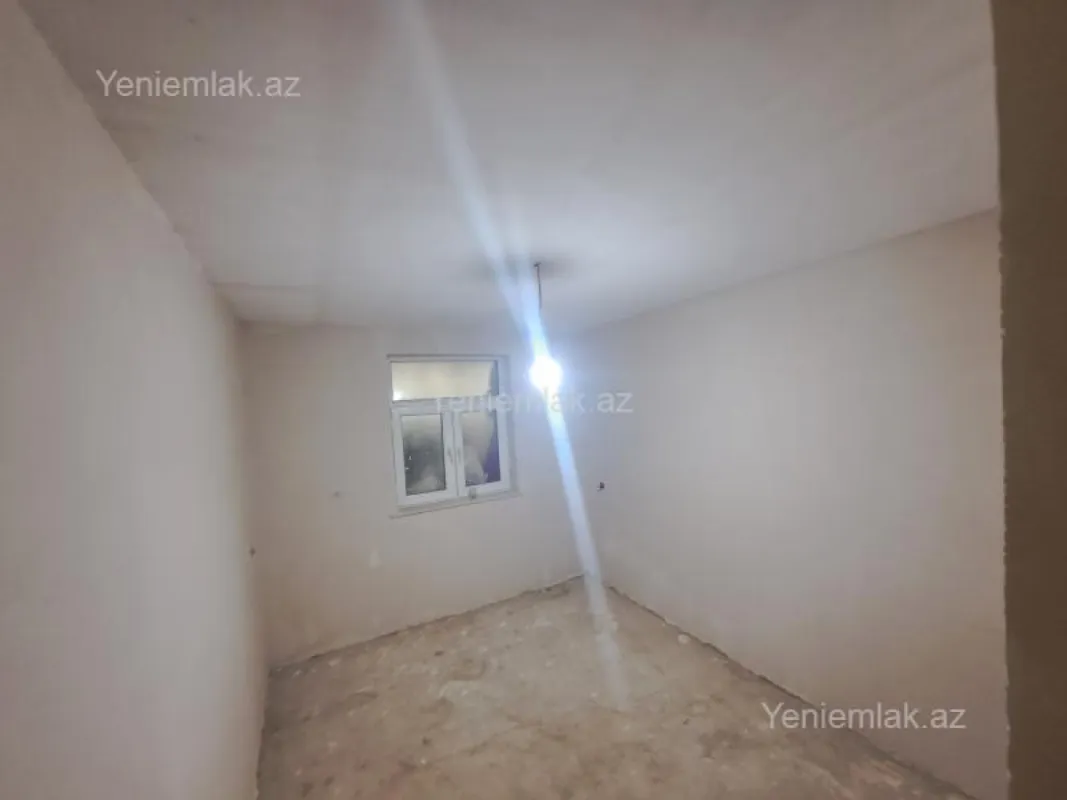 Satılır 5 otaqlı köhnə tikili 120 m²