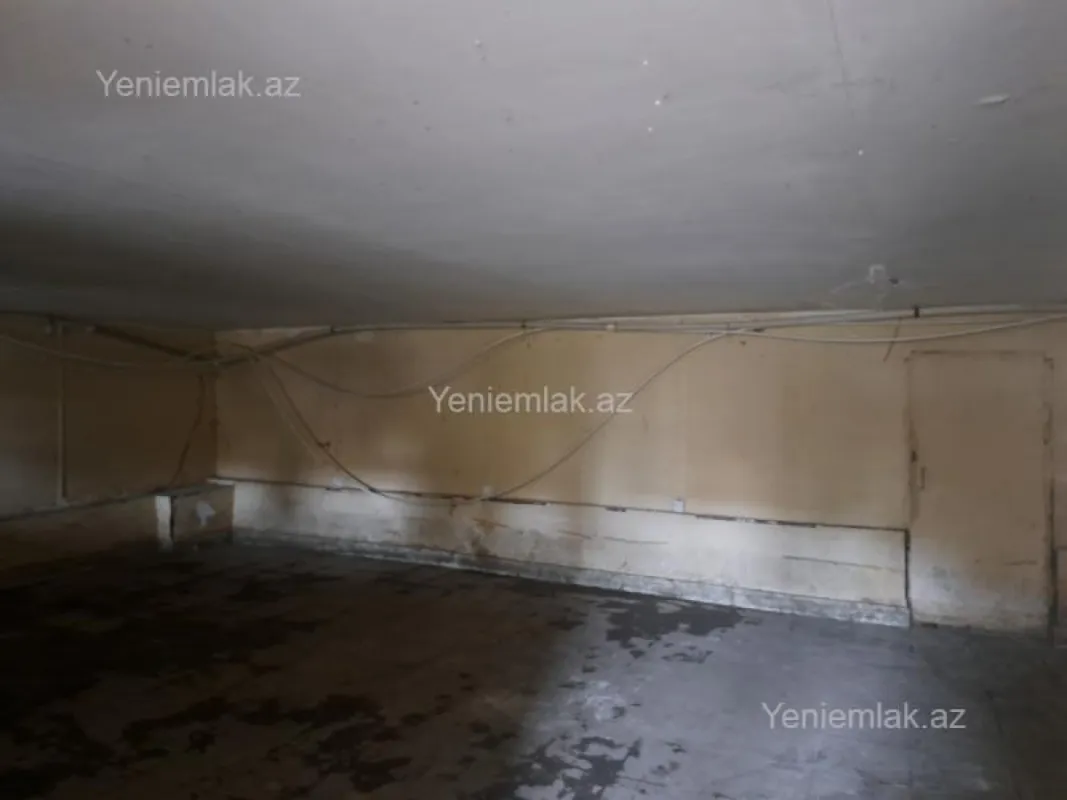 Satılır 5 otaqlı köhnə tikili 120 m²