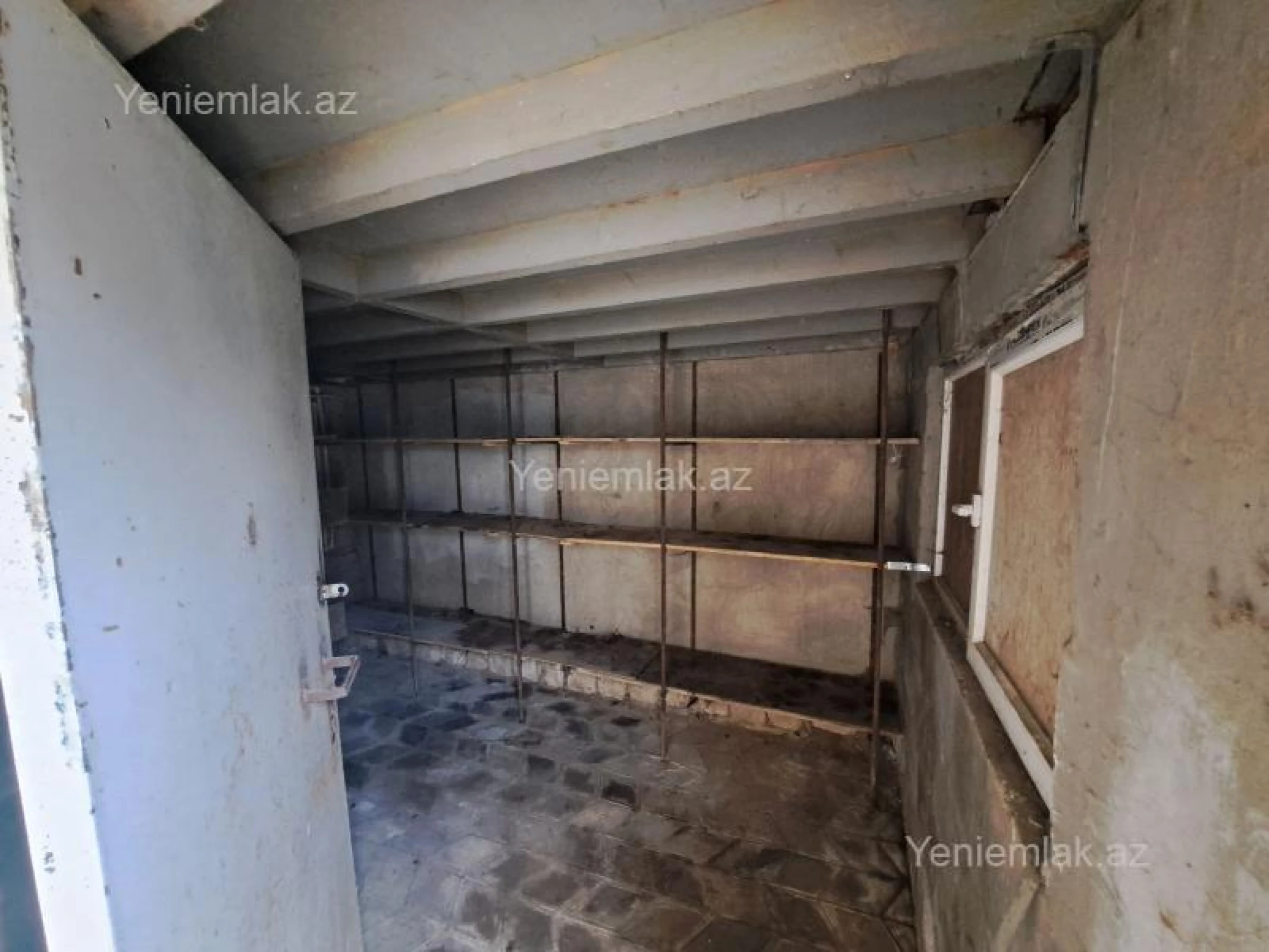 Satılır 5 otaqlı köhnə tikili 120 m²