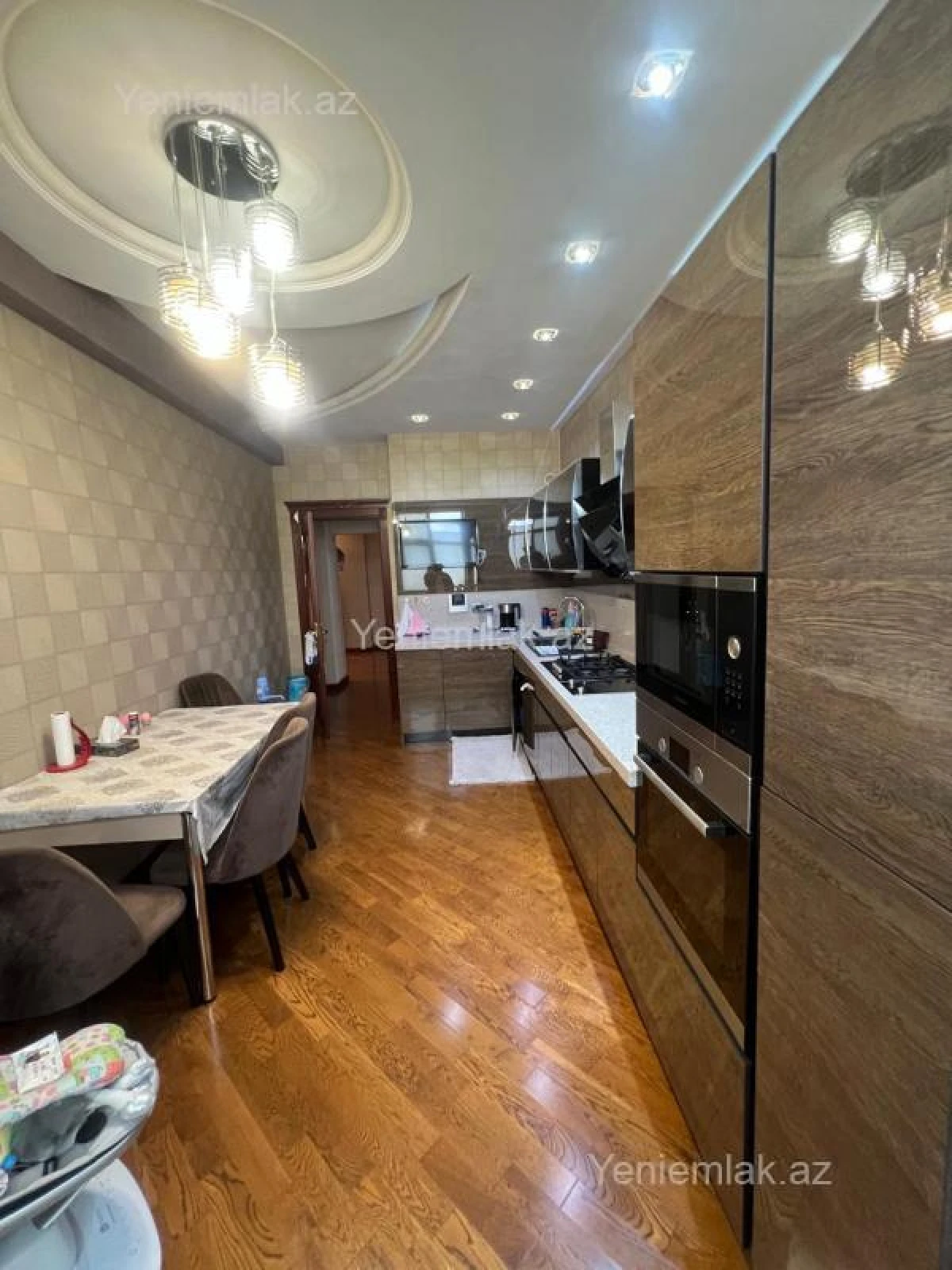 Satılır 3 otaqlı yeni tikili 160 m²