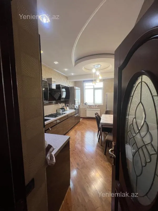 Satılır 3 otaqlı yeni tikili 160 m²