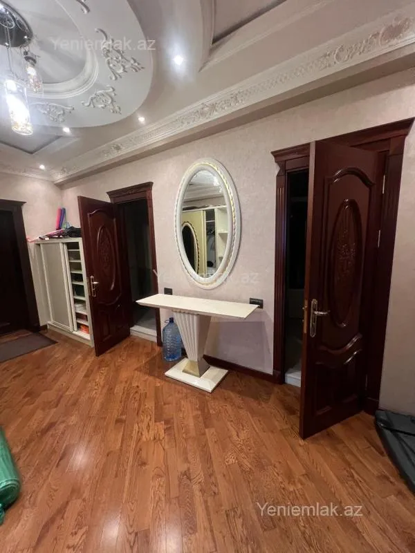 Satılır 3 otaqlı yeni tikili 160 m²