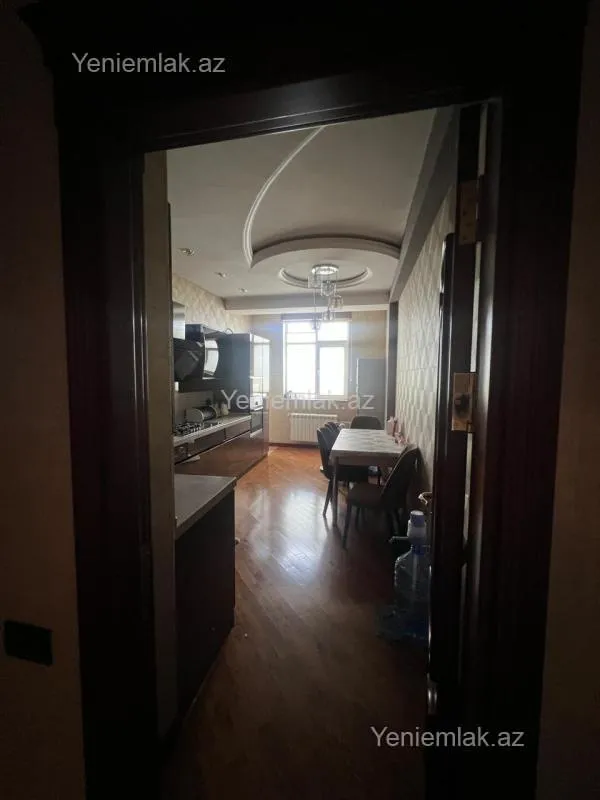 Satılır 3 otaqlı yeni tikili 160 m²