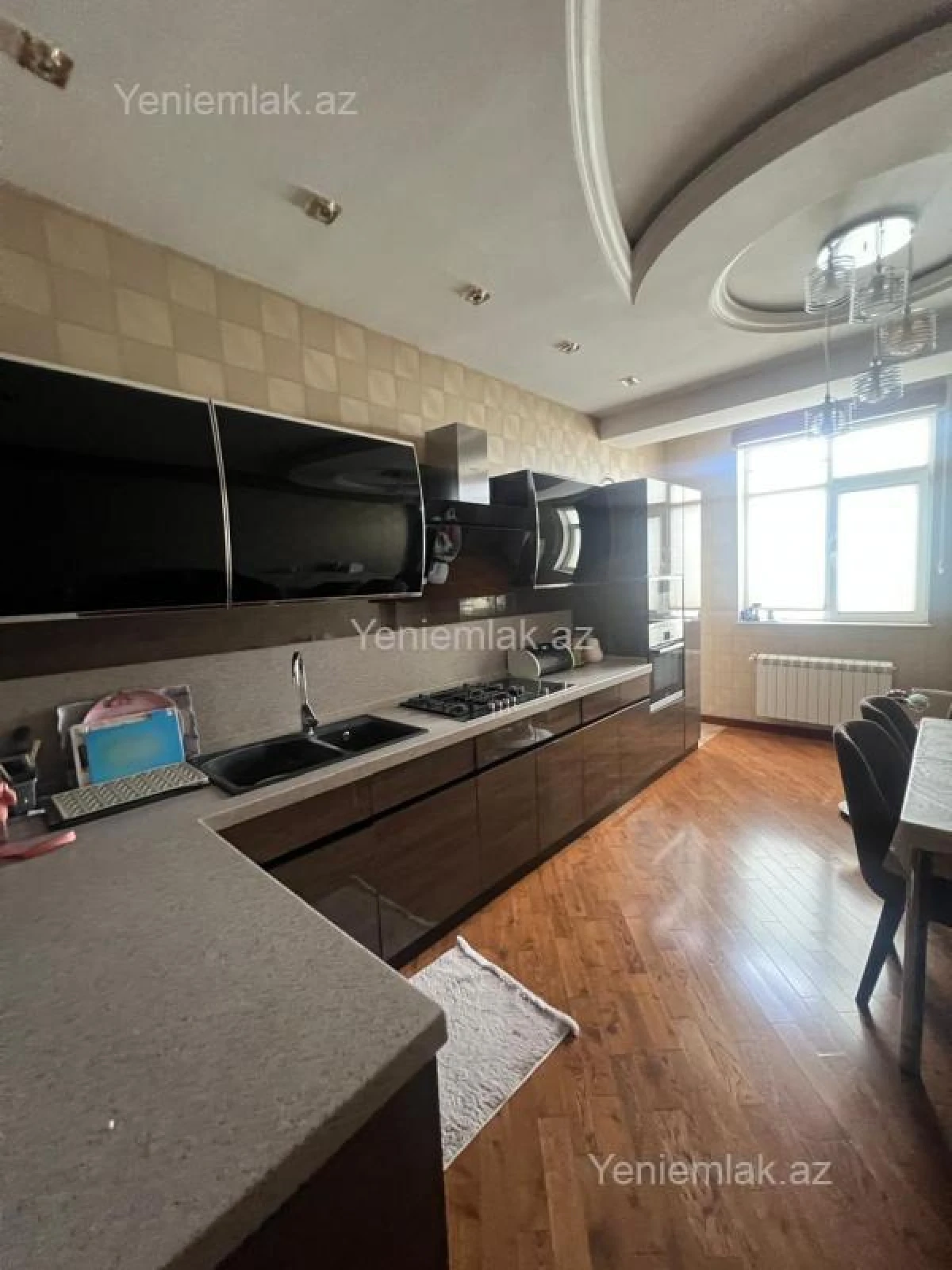 Satılır 3 otaqlı yeni tikili 160 m²
