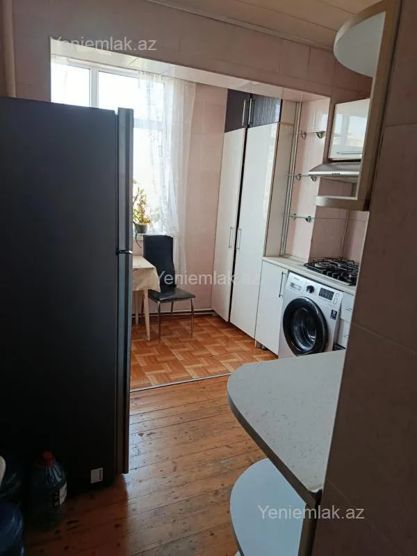 Satılır 3 otaqlı köhnə tikili 80 m²
